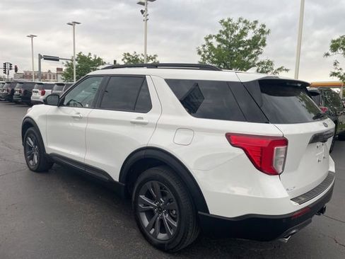 Used 2023 Ford Explorer XLT w/ Equipment Group 202A AWD/4WD image 4