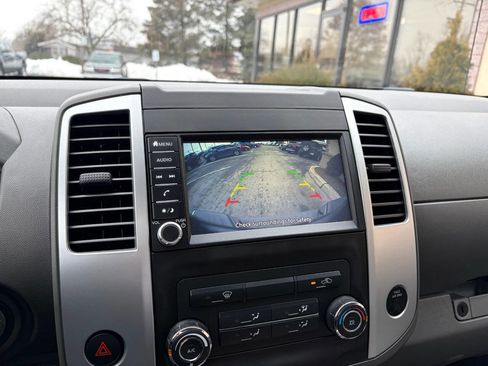 Used 2019 Nissan Frontier SV image 18
