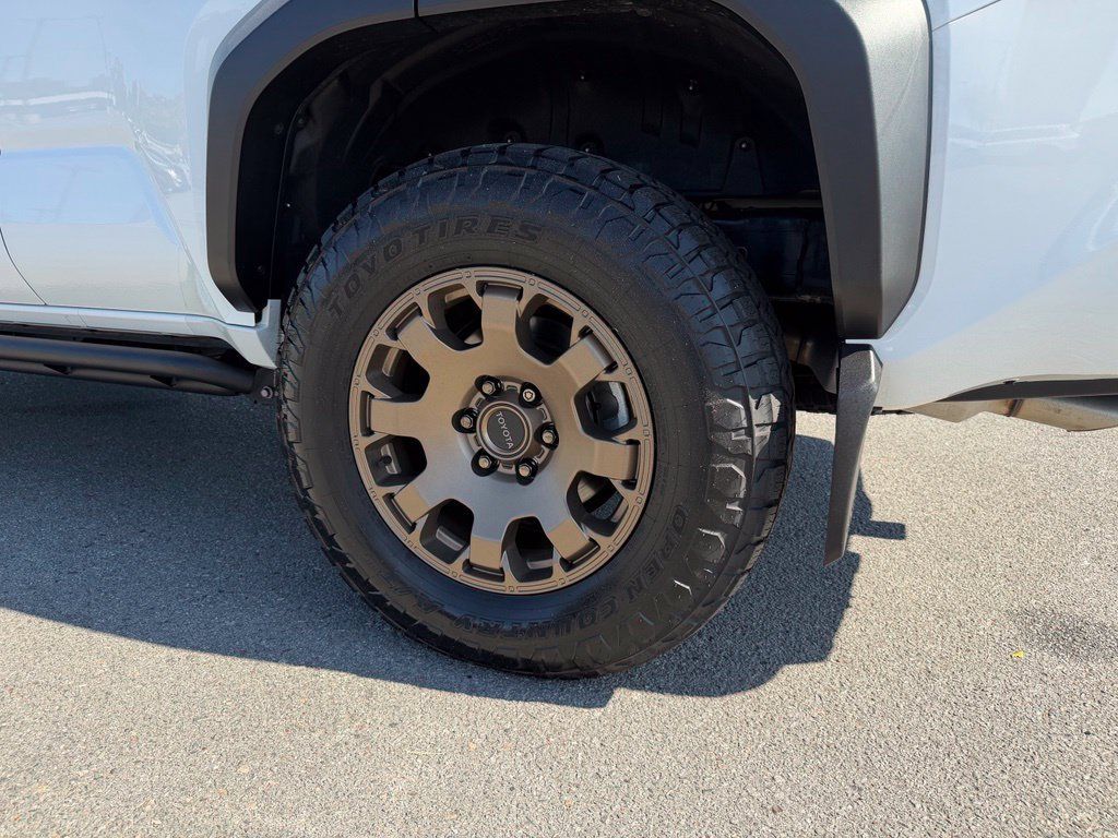 Used 2025 Toyota 4Runner Trailhunter AWD/4WD image 41