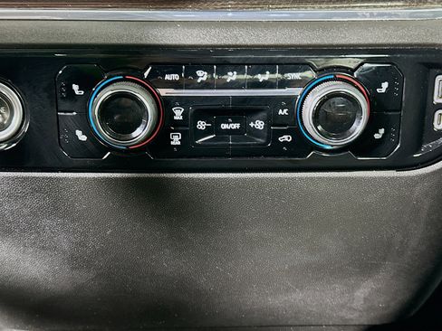 Used 2023 Chevrolet Silverado 1500 LT image 23