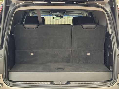 Used 2019 Cadillac Escalade Premium Luxury RWD image 9