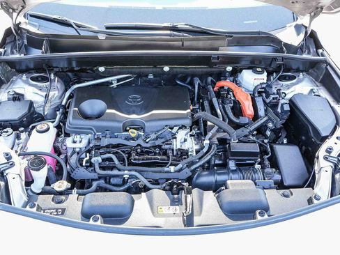 Used 2021 Toyota Venza LE AWD/4WD image 30
