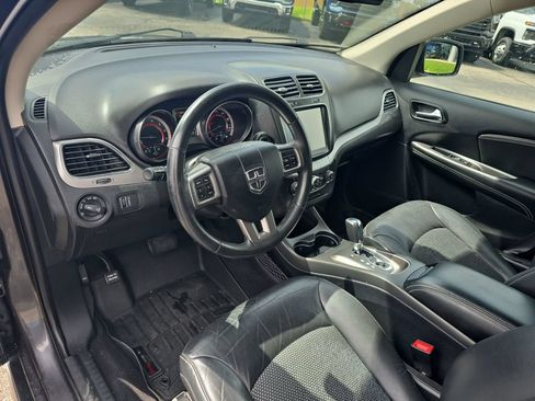 Used 2019 Dodge Journey Crossroad w/ Popular Equipment Group AWD/4WD image 24