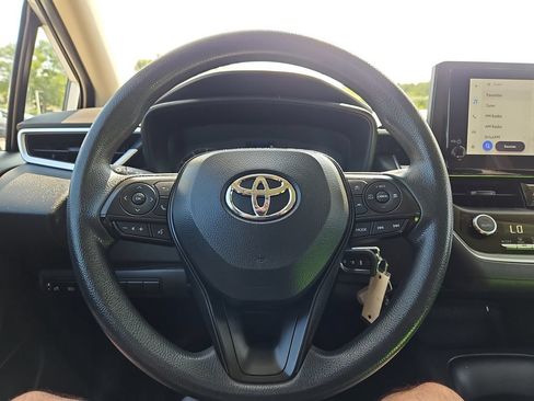 Used 2023 Toyota Corolla LE FWD image 19