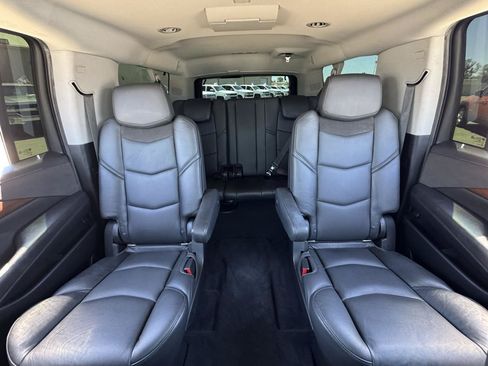 Used 2018 Cadillac Escalade ESV Premium Luxury AWD/4WD image 43