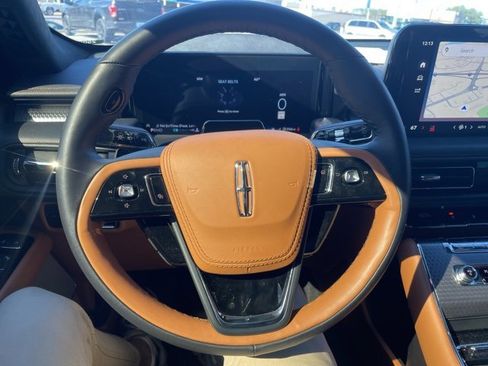 Used 2025 Lincoln Aviator Black Label w/ Jet Appearance Package image 10