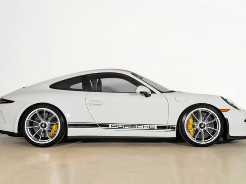 Used 2016 Porsche 911 R image 6