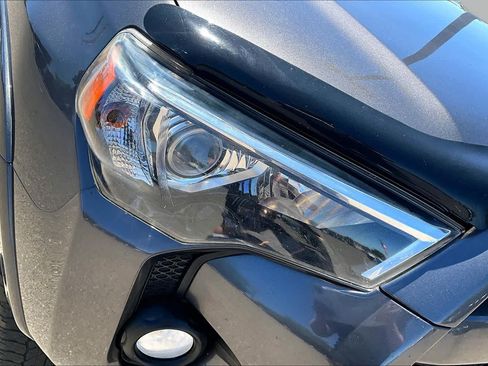 Used 2017 Toyota 4Runner SR5 AWD/4WD image 27