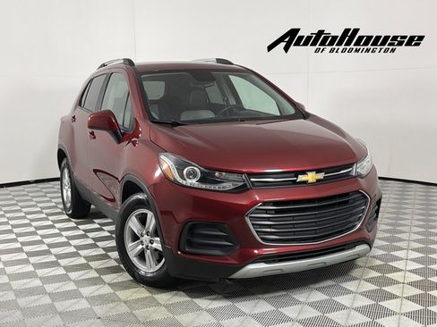 Used 2021 Chevrolet Trax LT FWD image 1