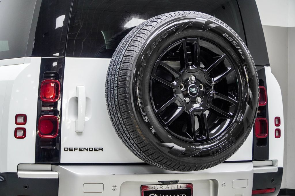 Used 2025 Land Rover Defender 110 S AWD/4WD image 16
