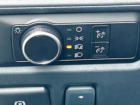 Used 2024 Ford Expedition XLT AWD/4WD image 35