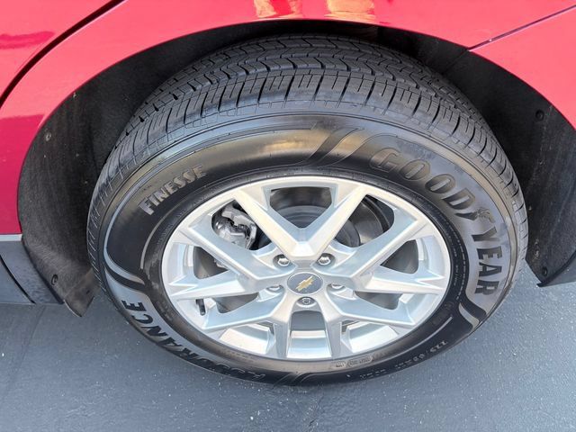 Used 2023 Chevrolet Equinox LT FWD image 24