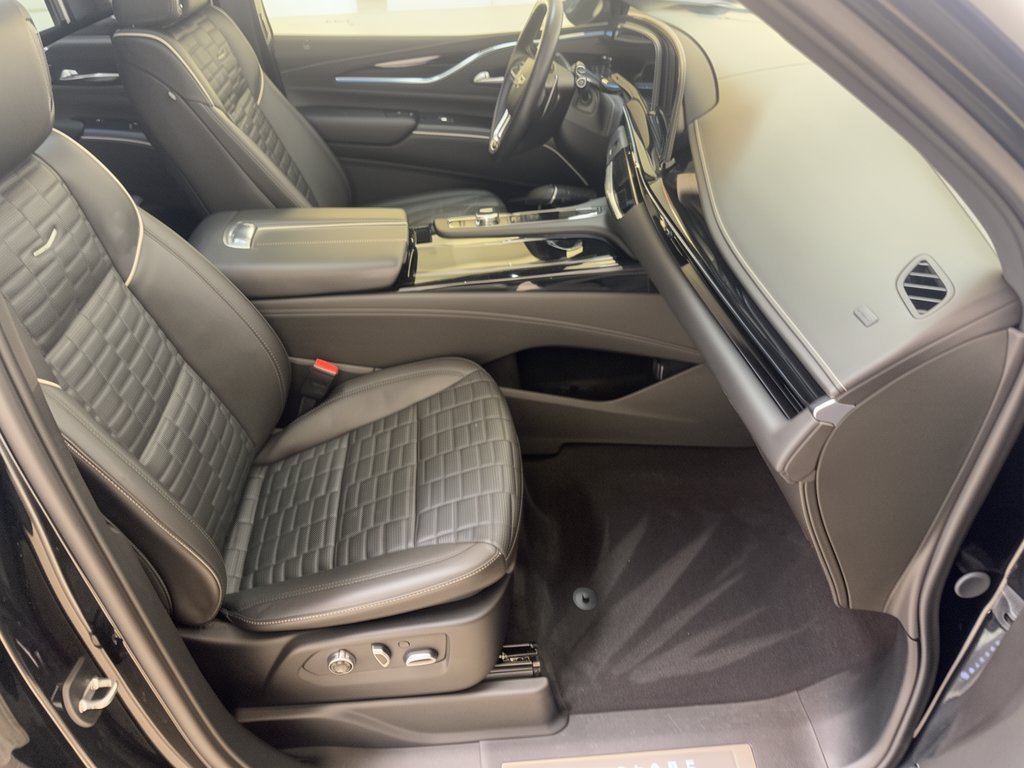 Used 2024 Cadillac Escalade V w/ Heavy-Duty Trailer Package AWD/4WD image 30