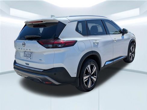 Used 2023 Nissan Rogue SL w/ SL Premium Package image 5