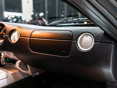 Used 2006 Ford GT image 28