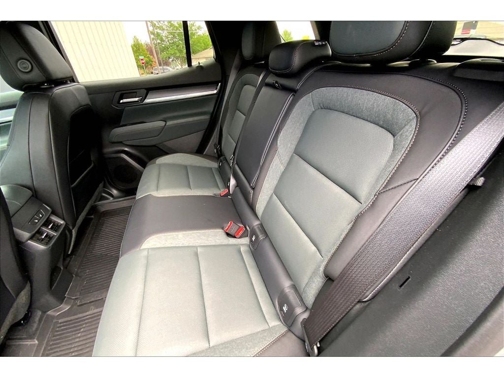 Used 2026 GMC Terrain AT4 w/ Convenience Package III AWD/4WD image 27