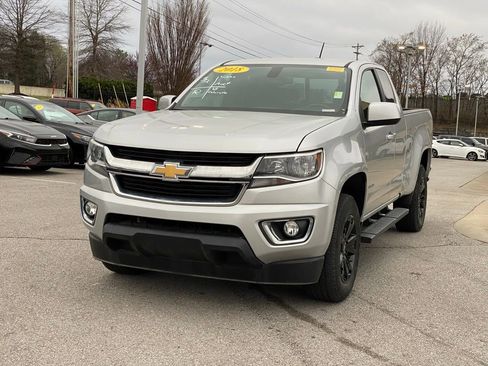 Used 2018 Chevrolet Colorado LT w/ LT Convenience Package image 3