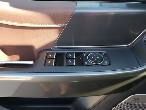 Used 2022 Ford F150 Lariat w/ Max Trailer Tow Package image 27