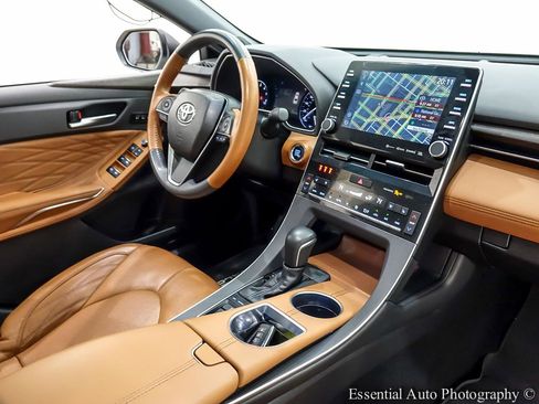 Used 2019 Toyota Avalon Limited FWD image 34