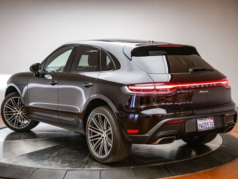 Certified 2026 Porsche Macan AWD/4WD image 5