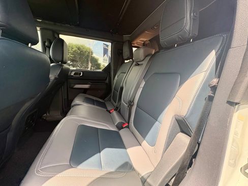 Used 2021 Ford Bronco Outer Banks w/ Sasquatch Package AWD/4WD image 10