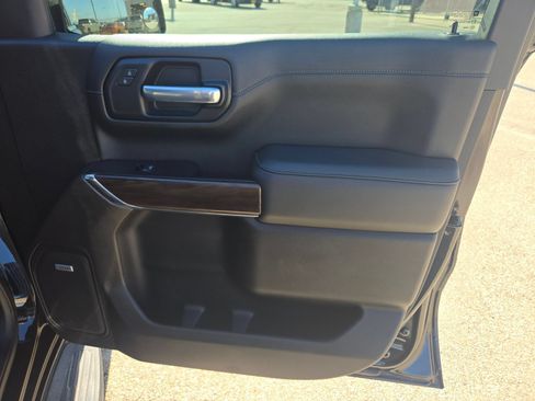 Used 2020 GMC Sierra 1500 SLT RWD image 31