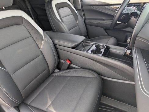 Used 2025 Chevrolet Blazer EV LT image 11