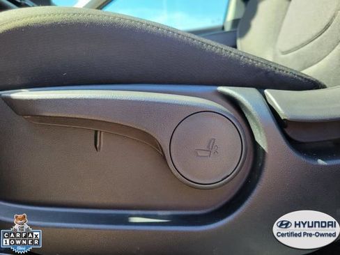Used 2025 Hyundai Tucson SE AWD/4WD image 17