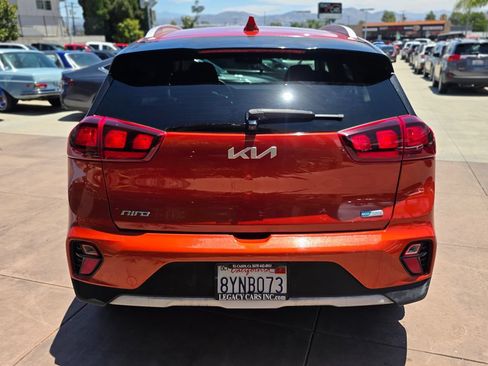 Used 2022 Kia Niro LXS FWD image 7