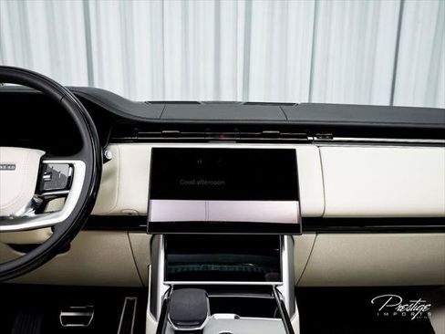 Used 2025 Land Rover Range Rover Autobiography AWD/4WD image 32
