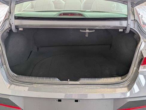 Used 2024 Hyundai Elantra SE image 28