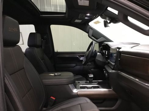 Used 2024 Chevrolet Silverado 1500 High Country w/ High Country Premium Package image 25