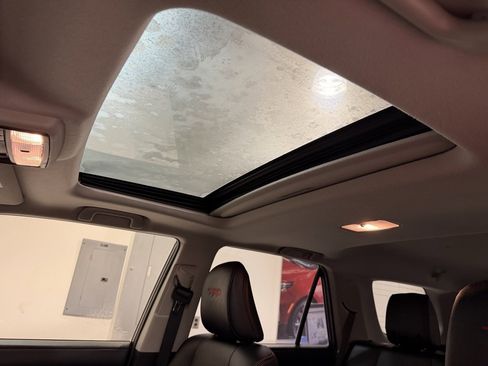 Used 2021 Toyota 4Runner Venture w/ Moonroof Package image 14