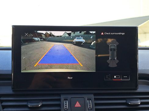 Used 2023 Audi Q5 e Premium w/ Convenience Package image 26