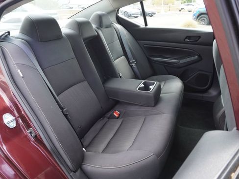 Used 2024 Nissan Altima 2.5 SV FWD image 9