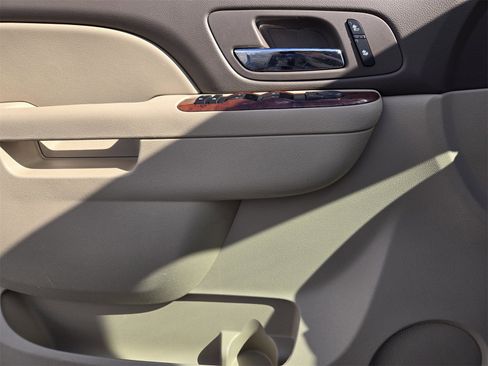 Used 2014 GMC Yukon XL SLT image 20