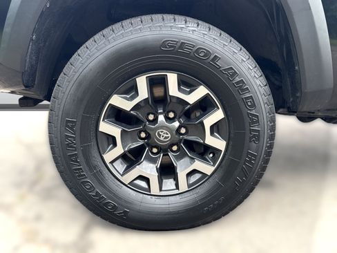 Used 2022 Toyota Tacoma TRD Off-Road image 27