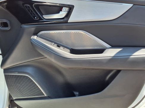 Certified 2023 Acura MDX SH-AWD w/ Technology Package image 8