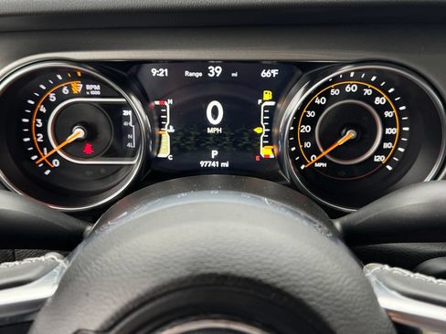 Used 2022 Jeep Gladiator Overland w/ Cold Weather Group AWD/4WD image 21
