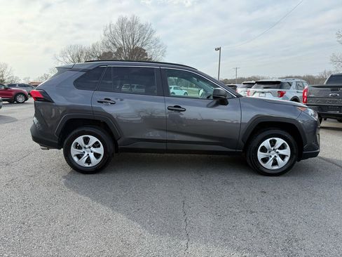 Used 2020 Toyota RAV4 LE image 7