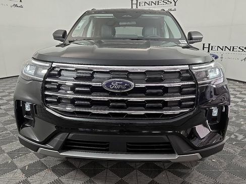 Used 2026 Ford Explorer Active w/ Active Comfort Package RWD image 2