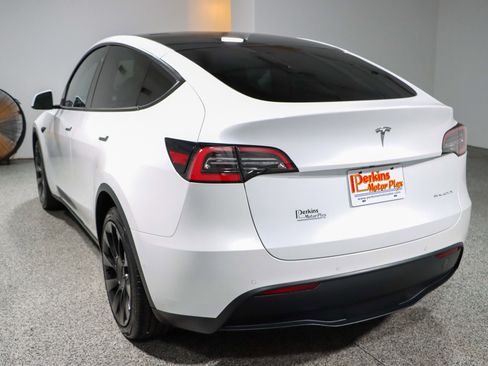 Used 2021 Tesla Model Y Long Range AWD/4WD image 9