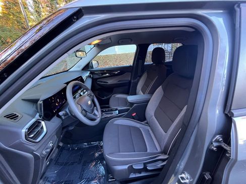 Used 2025 Chevrolet TrailBlazer LT image 23