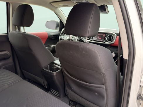 Used 2022 Toyota Tacoma SR5 RWD image 33