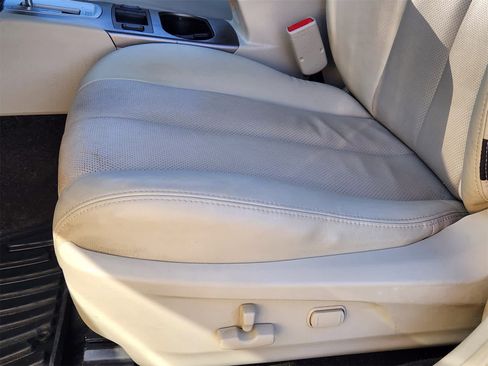 Used 2014 Subaru Outback 2.5i Limited image 22