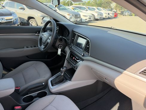 Used 2018 Hyundai Elantra SEL FWD image 13