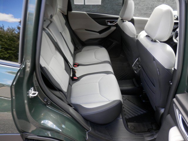 Used 2023 Subaru Forester Premium AWD/4WD image 38