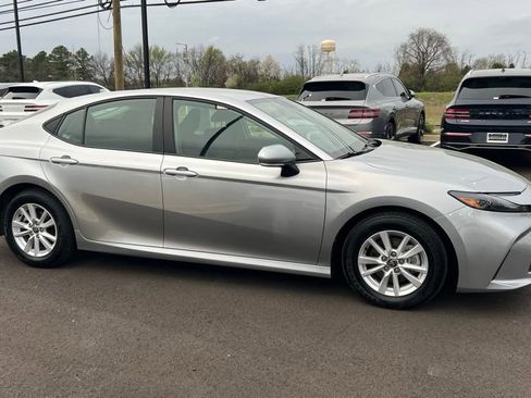 Used 2025 Toyota Camry LE image 5