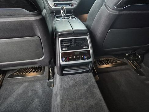 Used 2019 BMW 740i w/ Executive Package RWD image 15