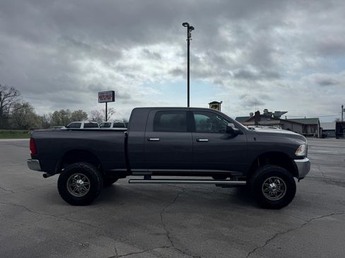 Used 2018 RAM 2500 SLT w/ Luxury Group image 7